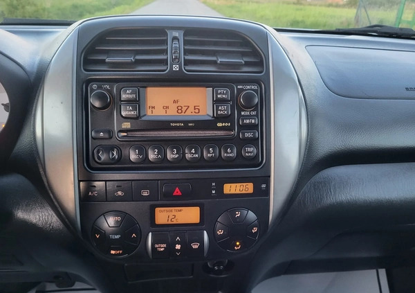 Toyota RAV4 cena 19900 przebieg: 226000, rok produkcji 2004 z Piekary Śląskie małe 497